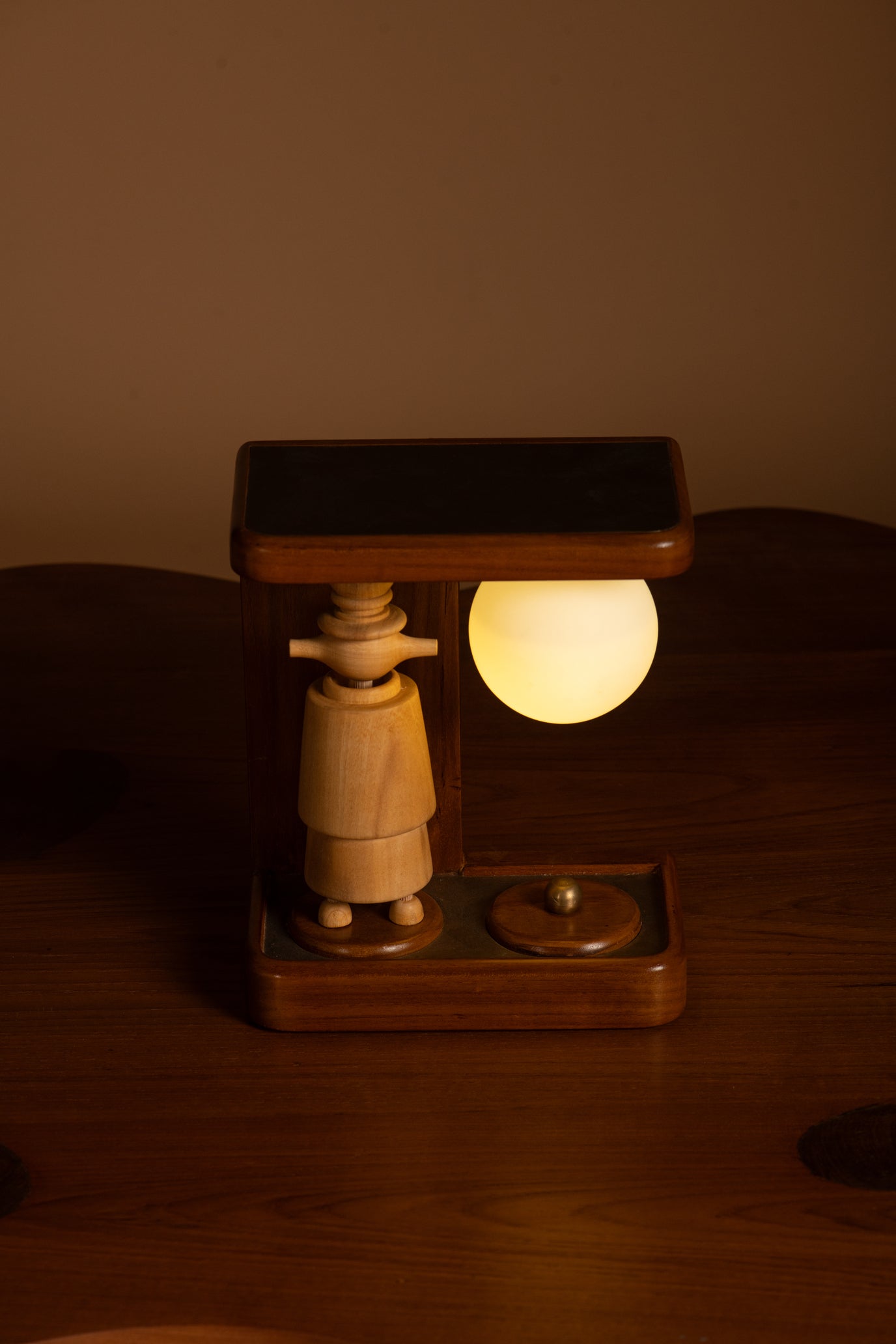 MuseVERSE Lamp - Ruler